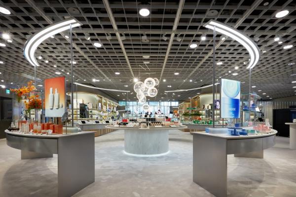 Amore Yongsan flagship store in Amorepacific Yongsan headquarters in Yongsan, Seoul (Amorepacific)